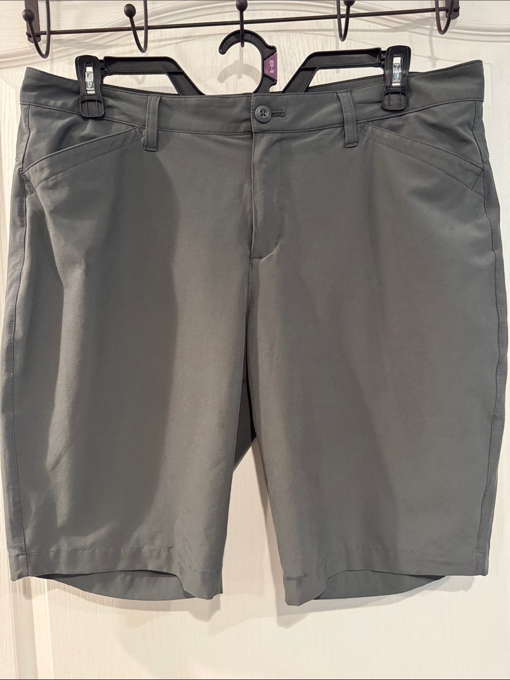 Eddie Bauer Women's Size 16 Gray Stretch Performance Bermuda Shorts